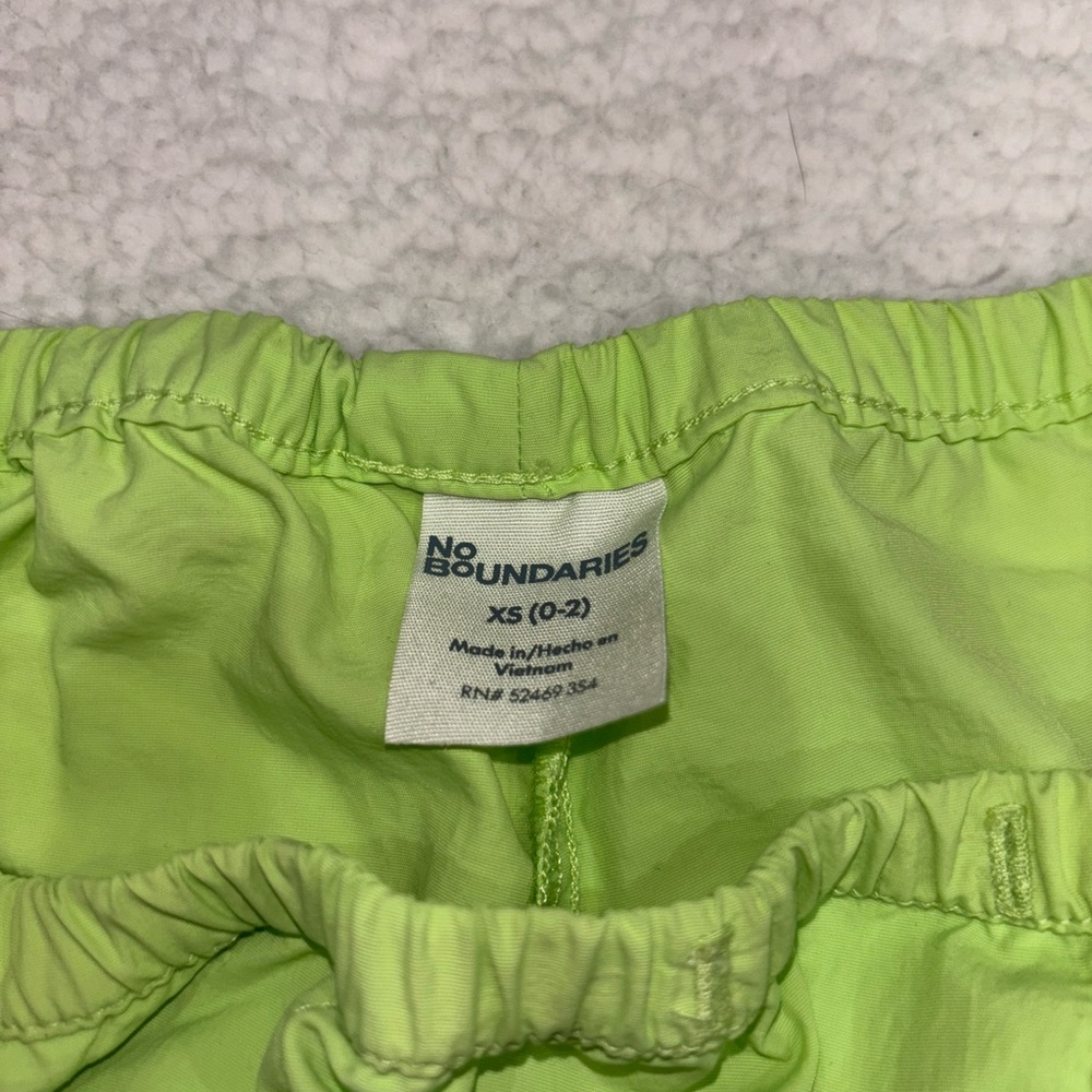 No Boundaries Neon Lime Wide Leg Cargo Pants - Picture 2 of 3